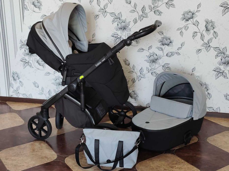 Коляска Roan Bass Next універсальна 2 в 1