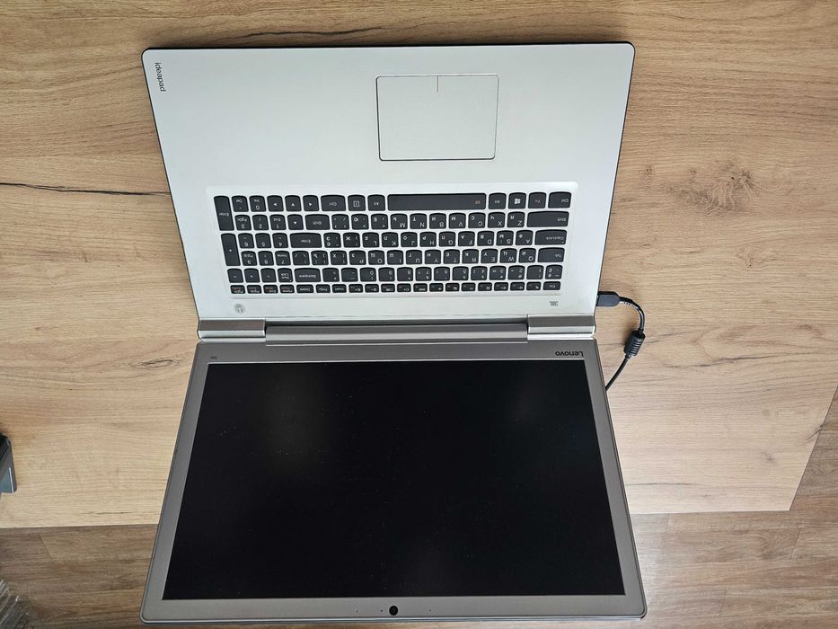 Потужний ноутбук 17.3" Lenovo Ideapad 700 17ISK (i7-6700HQ, 16GB RAM)