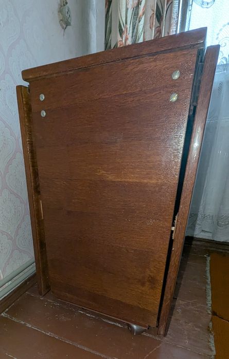 Розкладний стіл-тумба