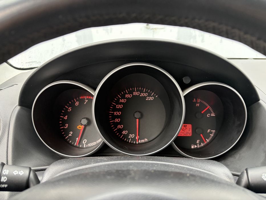 Мазда 3 2004 год