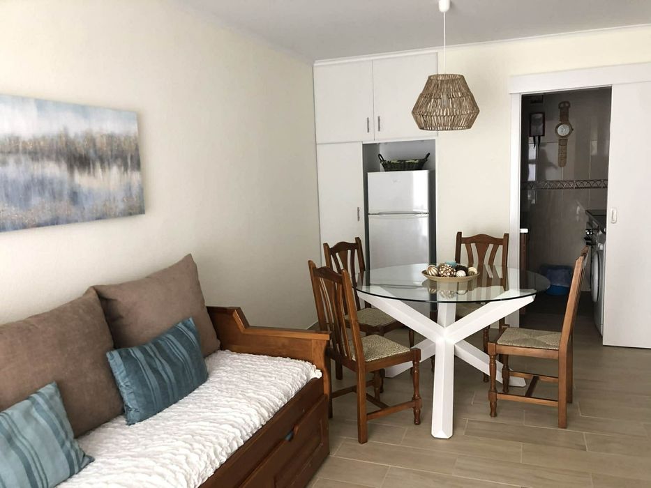 T1 com vista mar a 50 m da praia, em Armacão de Pêra