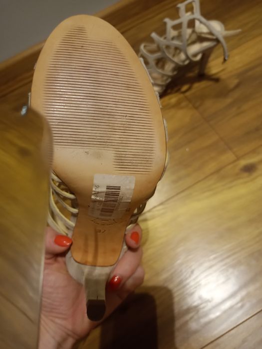 Buty sandały unisa nowe 37 beżowe skórzane
