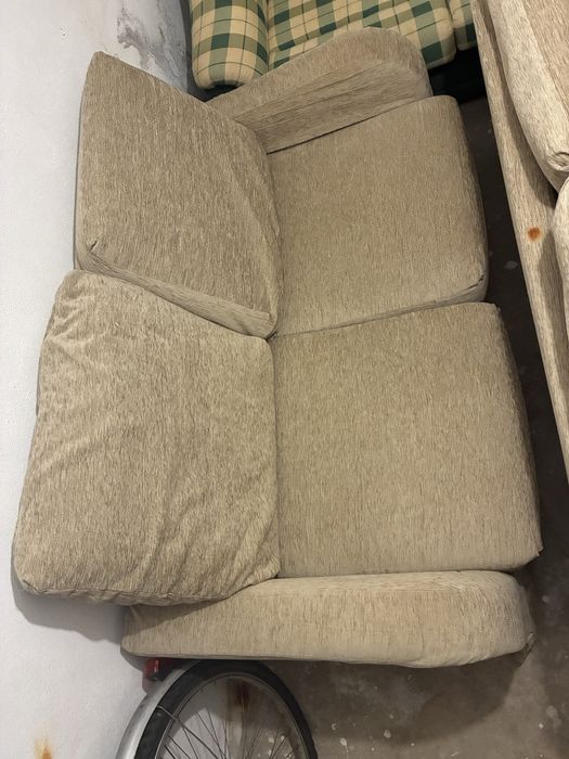 Doação 2 sofas identicos