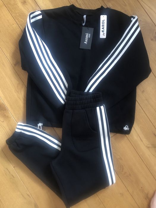 Czarny dres ocieplany