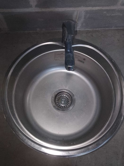 Lava louça de alumínio com torneira - reservado