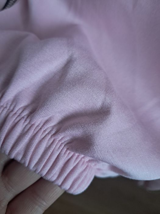 Krótka bluza z kapturem s