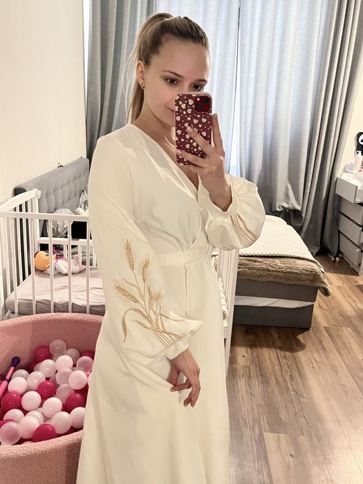 Вишита сукня на запах  розмір s