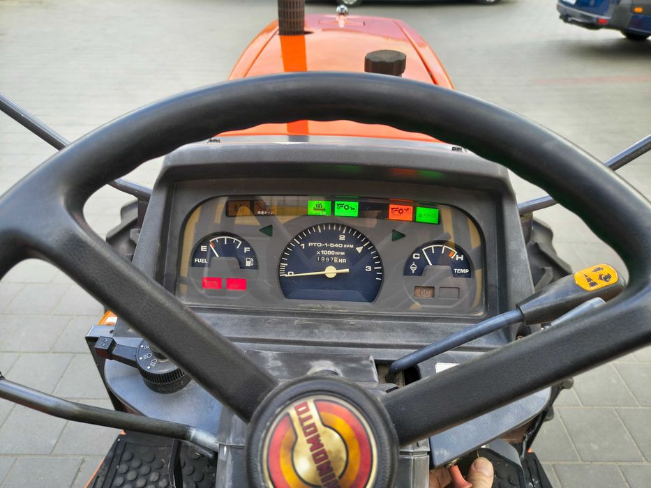 Японський трактор Hinomoto Nx 400, Kubota GL 400