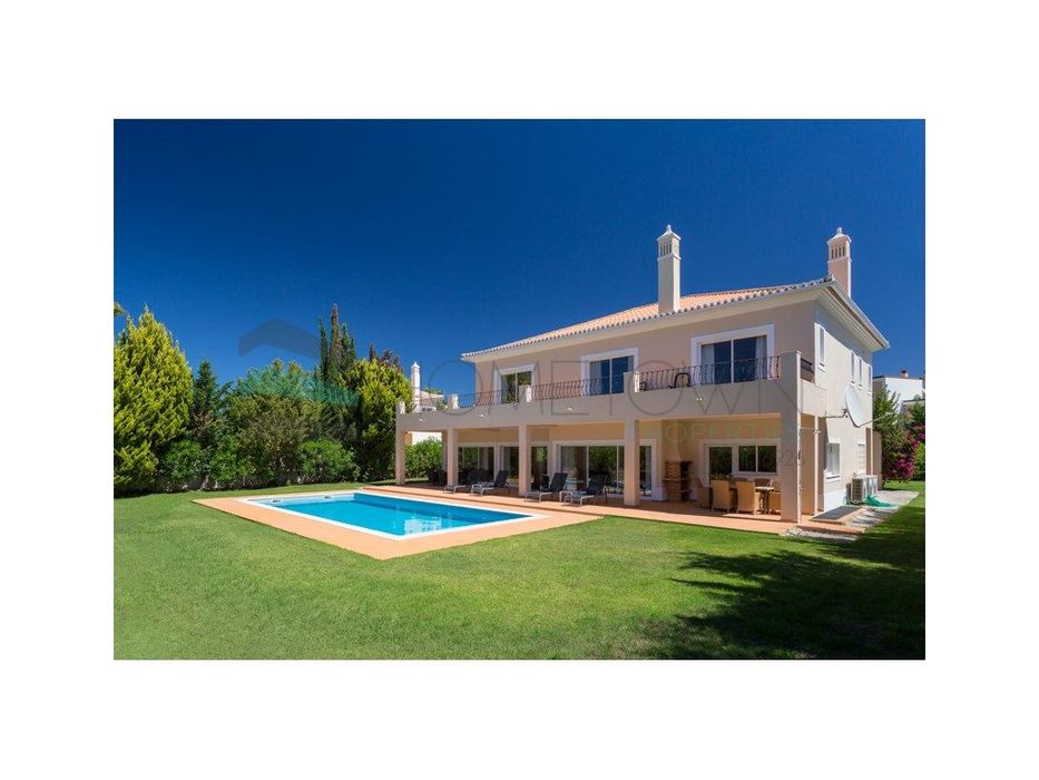 Moradia T3+1 em Vilamoura, vista para o golfe - Arrendamento anual