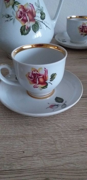 Serwis porcelanowy sygnowany.