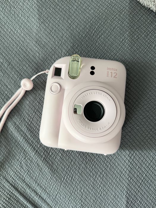 Фотоапарат Instax mini 12
