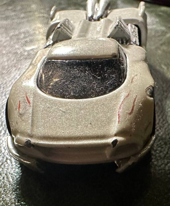 Машинка Hot Wheels 200 Maelstrom in White