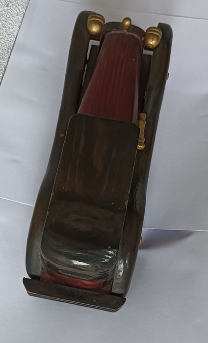 Conjunto de 3 carros em madeira.