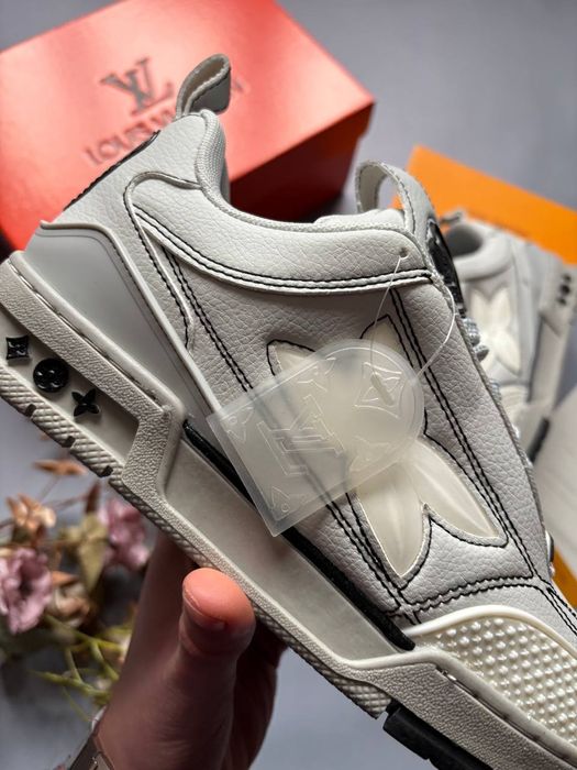 Louis Vuitton Skate Grey