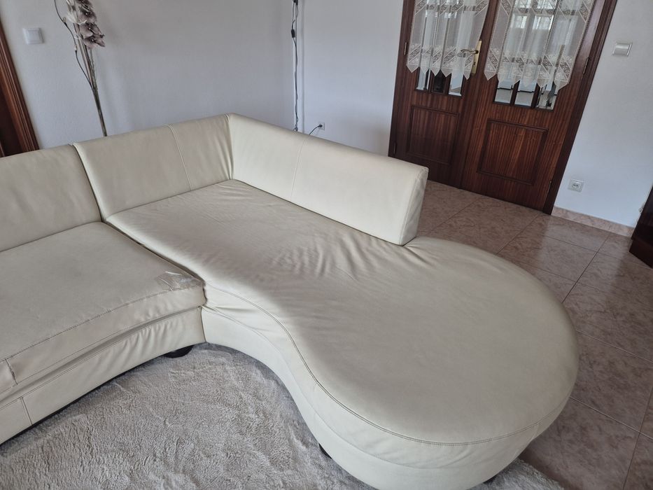 Sofá de cor  beje usado