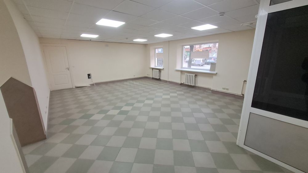 Оренда приміщення 90 м2 (300грн/м2) Ц.ринок,Макдональдс пр.Перемоги 81