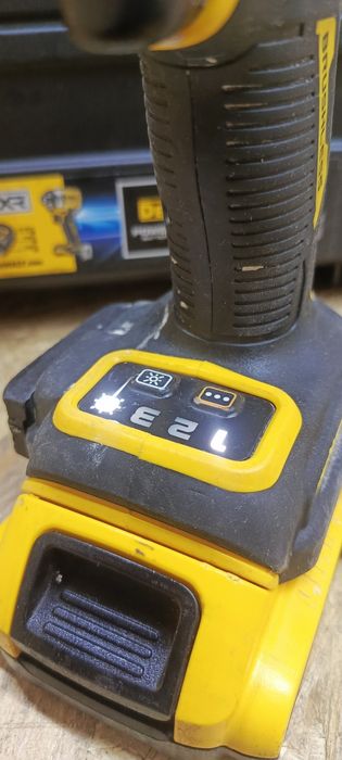 DeWalt dcf860 zakrętarka najmocniejsza 18v