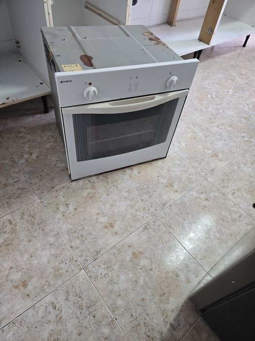 Vendo forno  Indesit