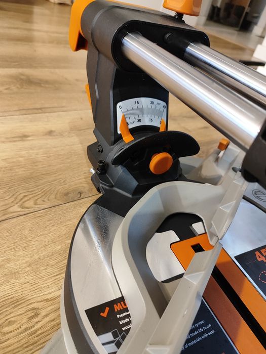 Piła ukosowa z posuwem Evolution SMS-DB 2000w, tarcza 255mm, 2025r
Pi