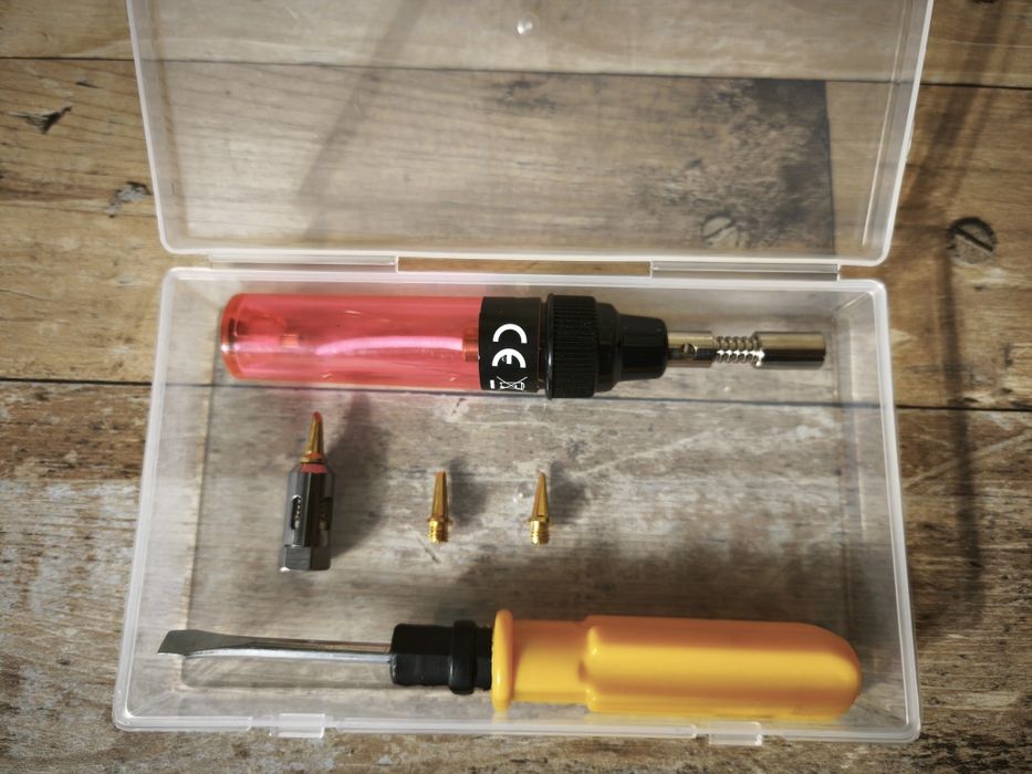 Паяльник газовий