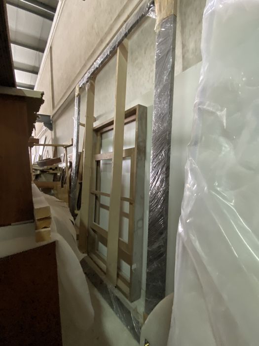Cama de casal desmontada + 2 mesas cabeceiras