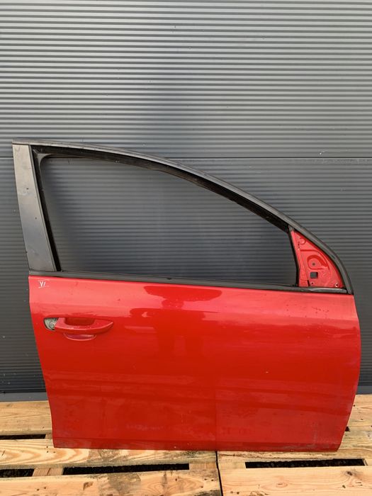 VW Golf VI 6 HB drzwi prawe przednie prawy przód czerwone 5D