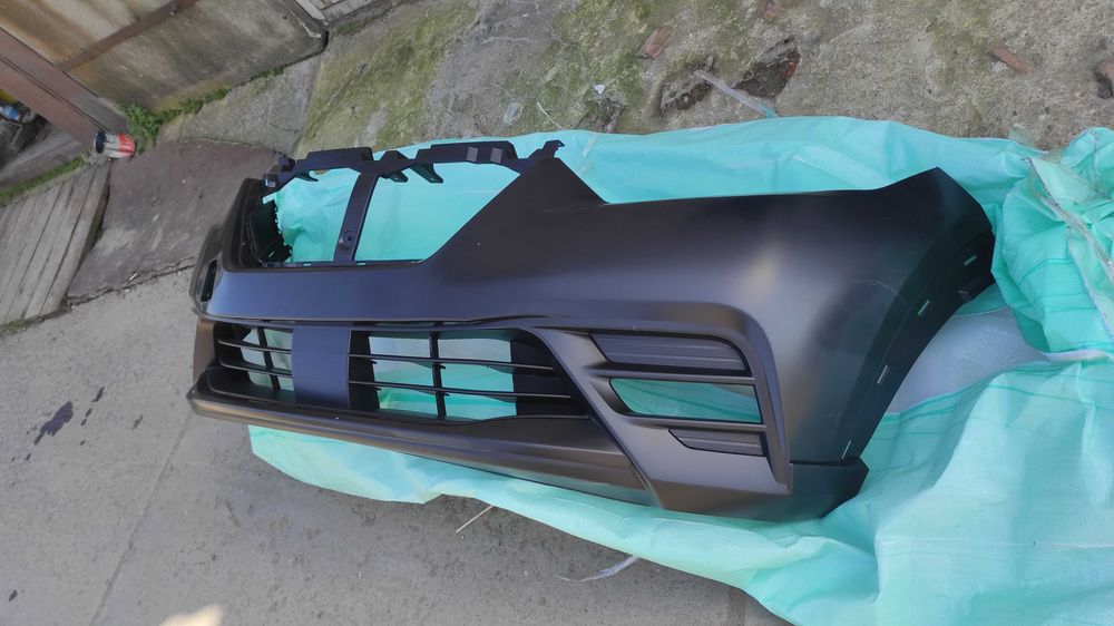 Бампер Передній Nissan KICKS оригінал Новий, радар ПО СЕРЕДИНІ