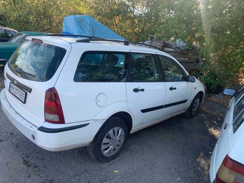 Ford Focus MK1 2002 року випуску білий