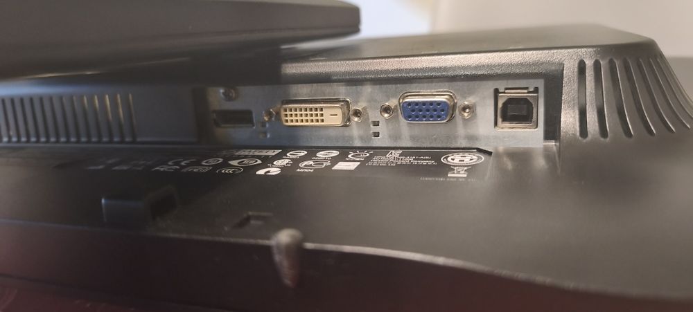 Monitor HP 23" Full HD Profissional (Base Ajustável / Altura e Pivô)