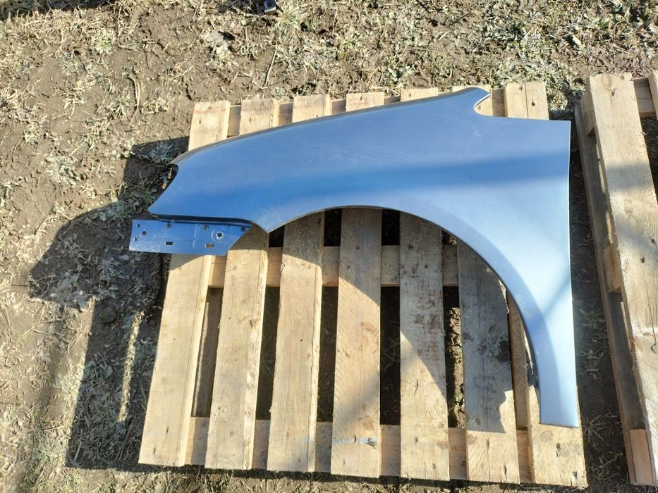 Błotnik lewy przód VW Touran 1t1