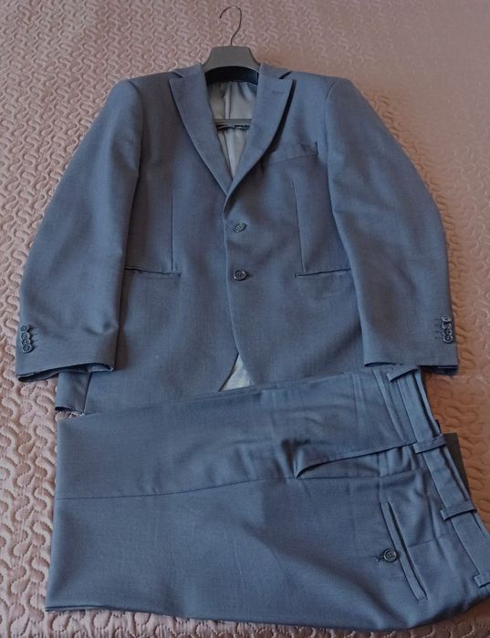 Vários Fatos de Homem