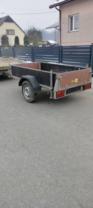 Przyczepka samochodowa