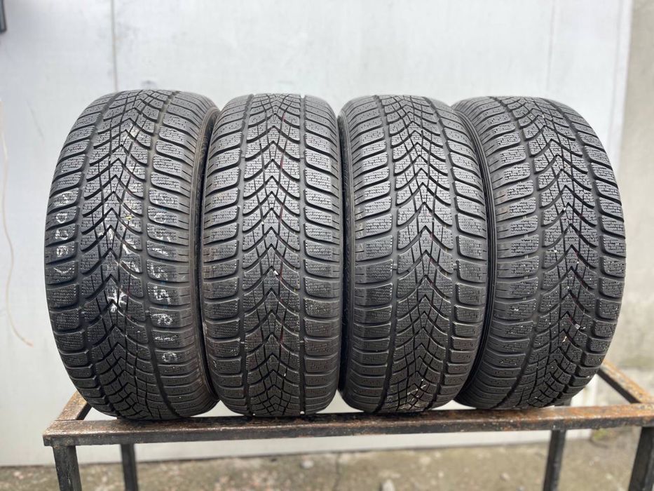 Шини б/у 205/55 r16 Dunlop зима (стан нових 8мм)