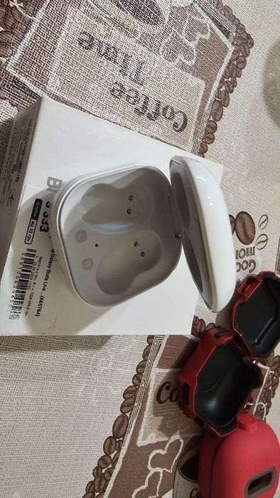 Кейс для наушников Samsung Galaxy Buds Live, SM-R180