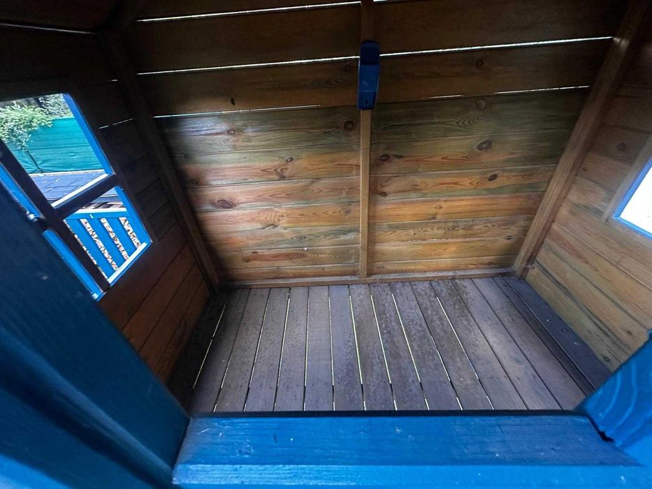 Sprzedam domek ze zjeżdżalnią dla dzieci