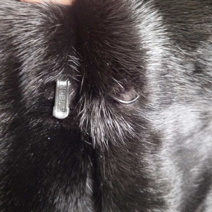 Продам натуральну норкову жіночу довгу шубу в ідеальному стані