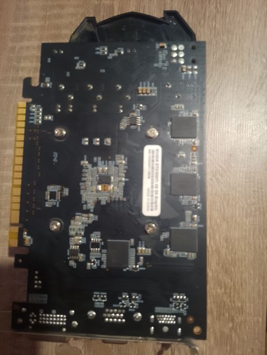 видио карта. gtx 10 50. 4гига
