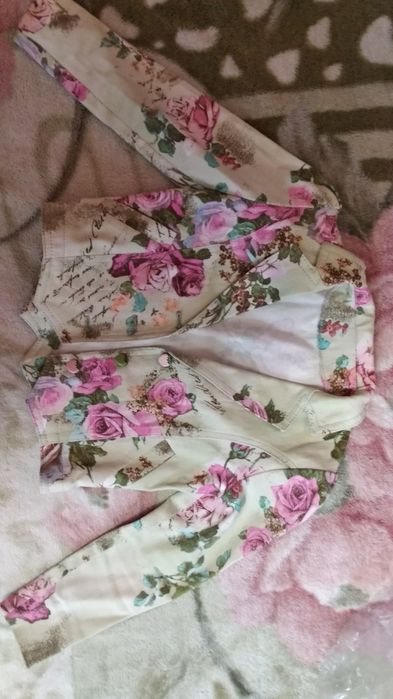 Платье, кофточка,блузки и пиджачок на девочку