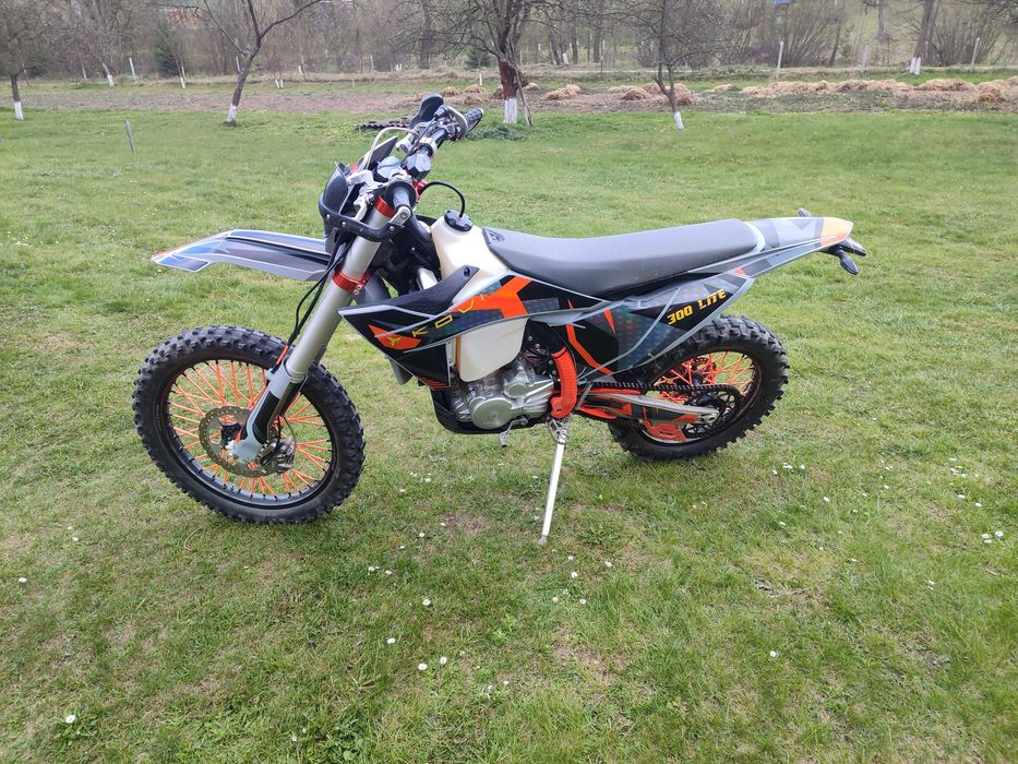 Продам мотоцик Кові Лайт 300