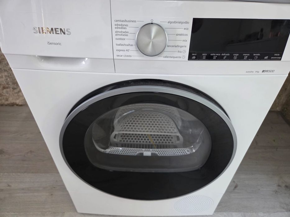 Maquina de secar roupa em excelente estado