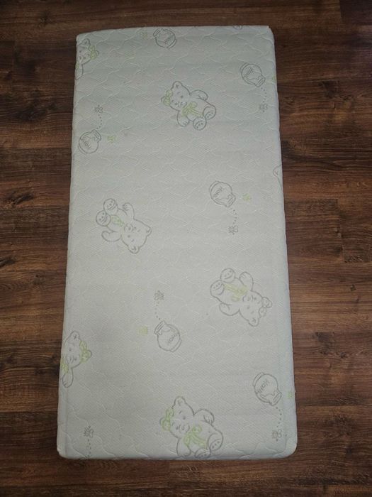 Матрац Twins в дитяче ліжечко