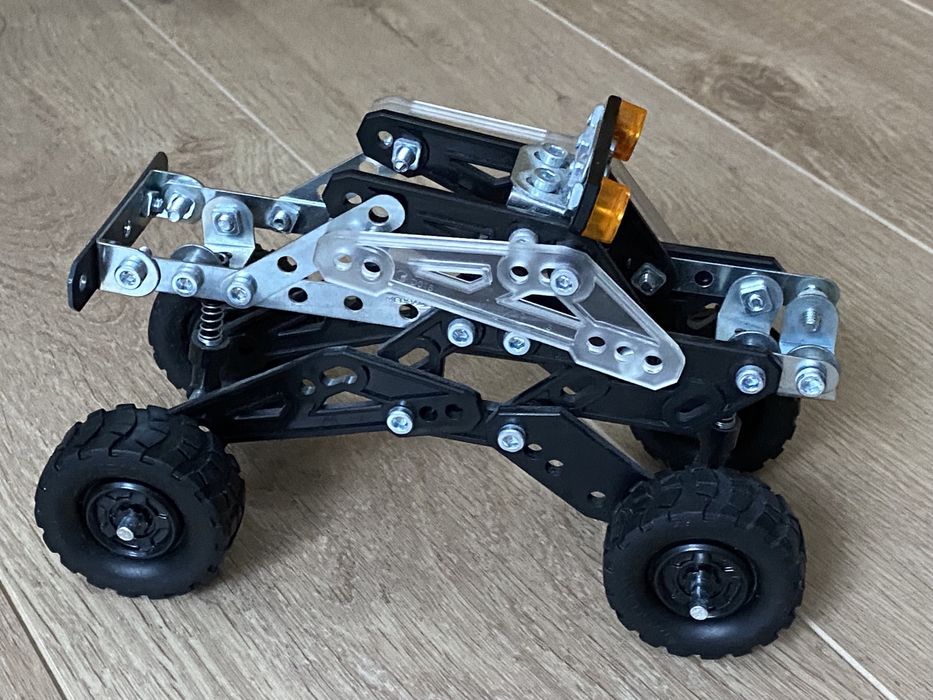 Klocki konstrukcyjne metalowe Meccano Race Track 4x4