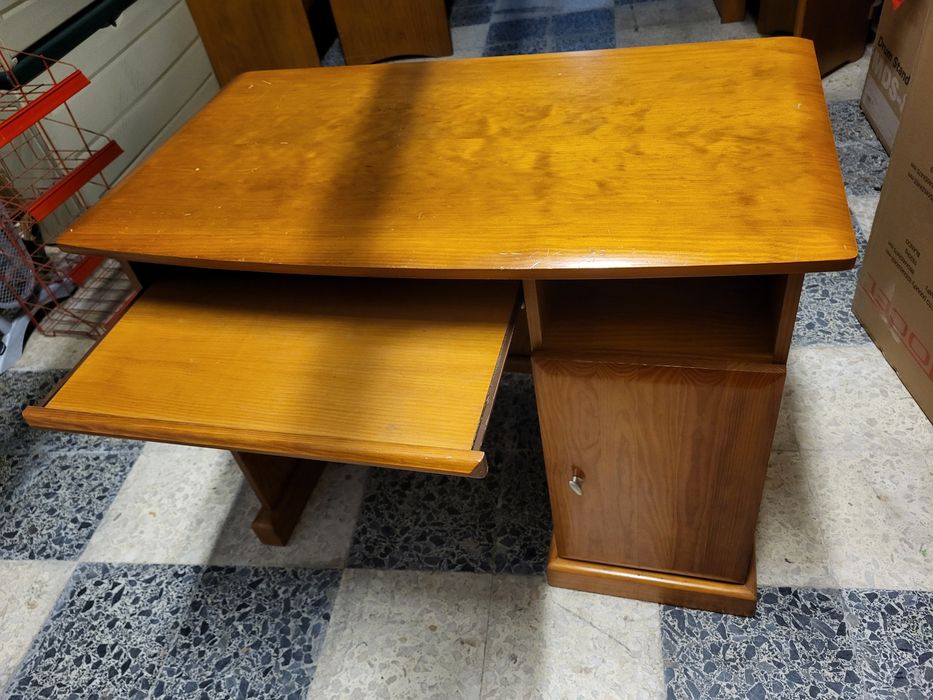 Secretaria de madeira