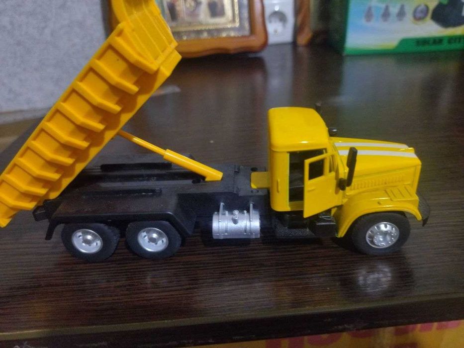 Машинка краз 257