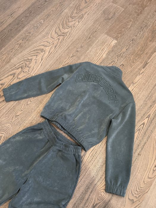 Костюм женский Guess