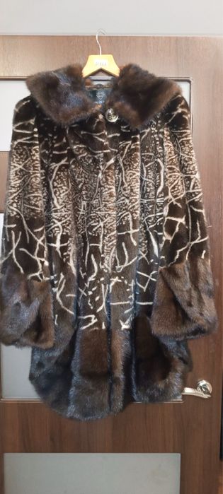 Продам норкову шубу