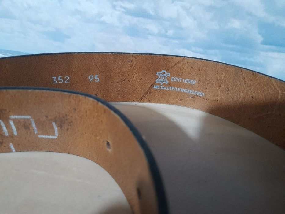 Чоловічий шкіряний ремінь з металевою пряжкою Німеччина