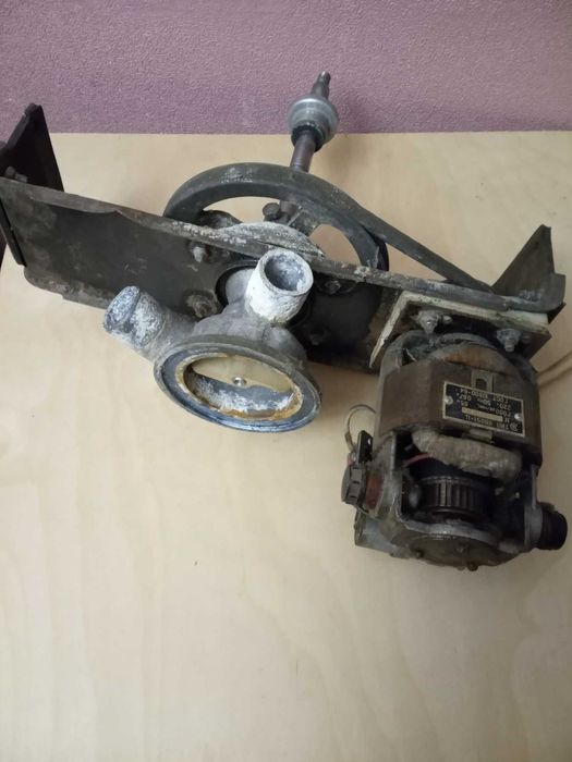 Мотор от центрифуги стиральной машинки.