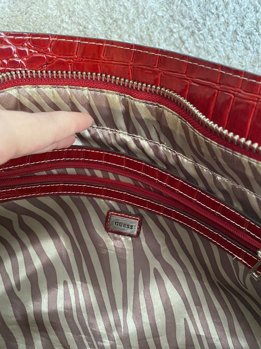 Carteira vermelha Guess