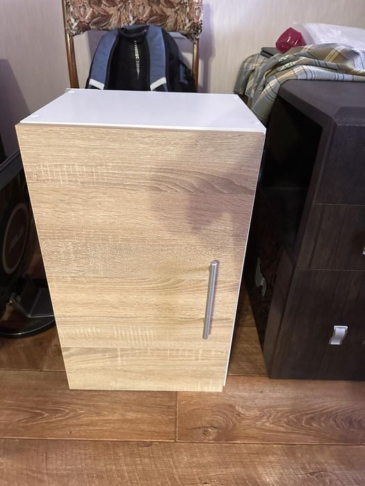 Тумбочка прикроватная, новая